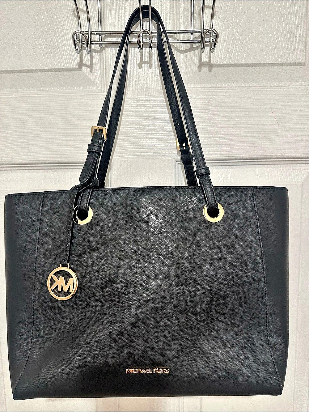 Michael Kors Jet Set Item Medium Pocket Tote Black